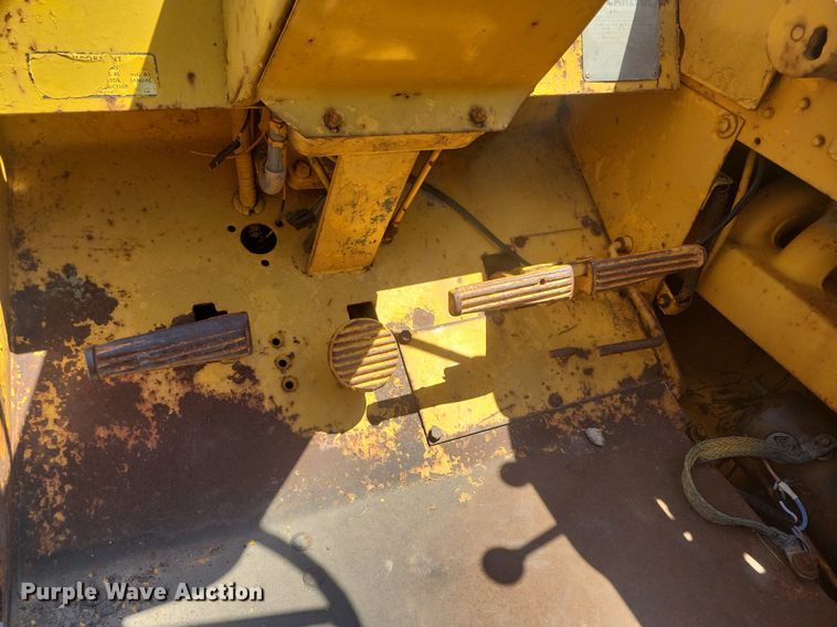 image for item DG0620 John Deere 760 scraper tractor