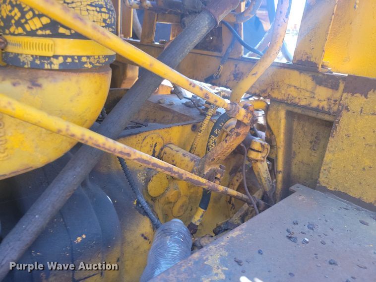 image for item DG0620 John Deere 760 scraper tractor