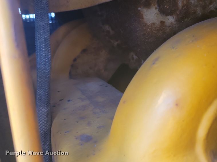 image for item DG0620 John Deere 760 scraper tractor