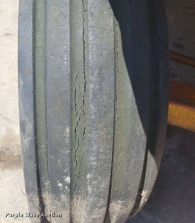 image for item DG0620 John Deere 760 scraper tractor