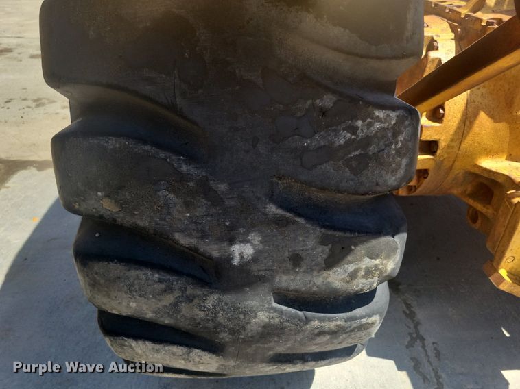 image for item DG0620 John Deere 760 scraper tractor