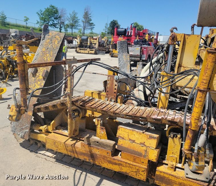 image for item DG0622 Slipform paver