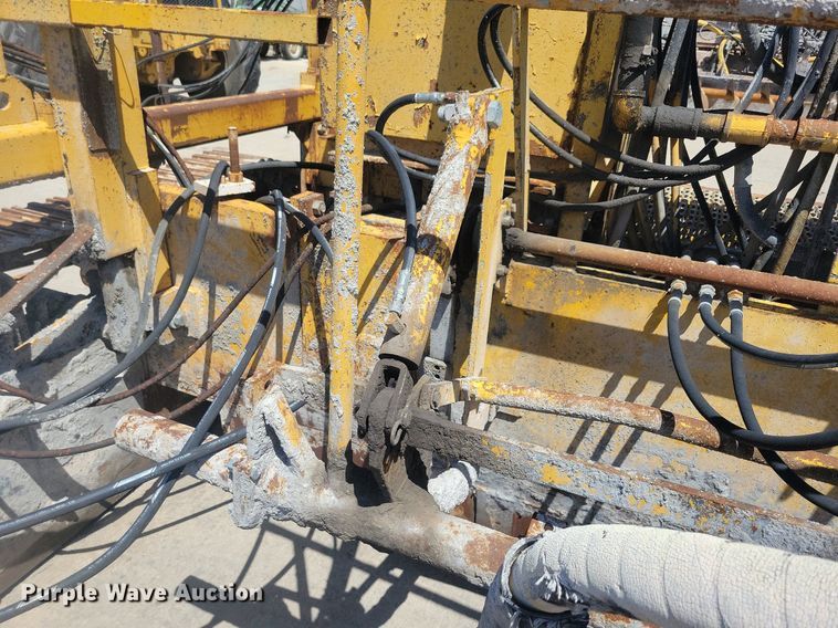 image for item DG0622 Slipform paver