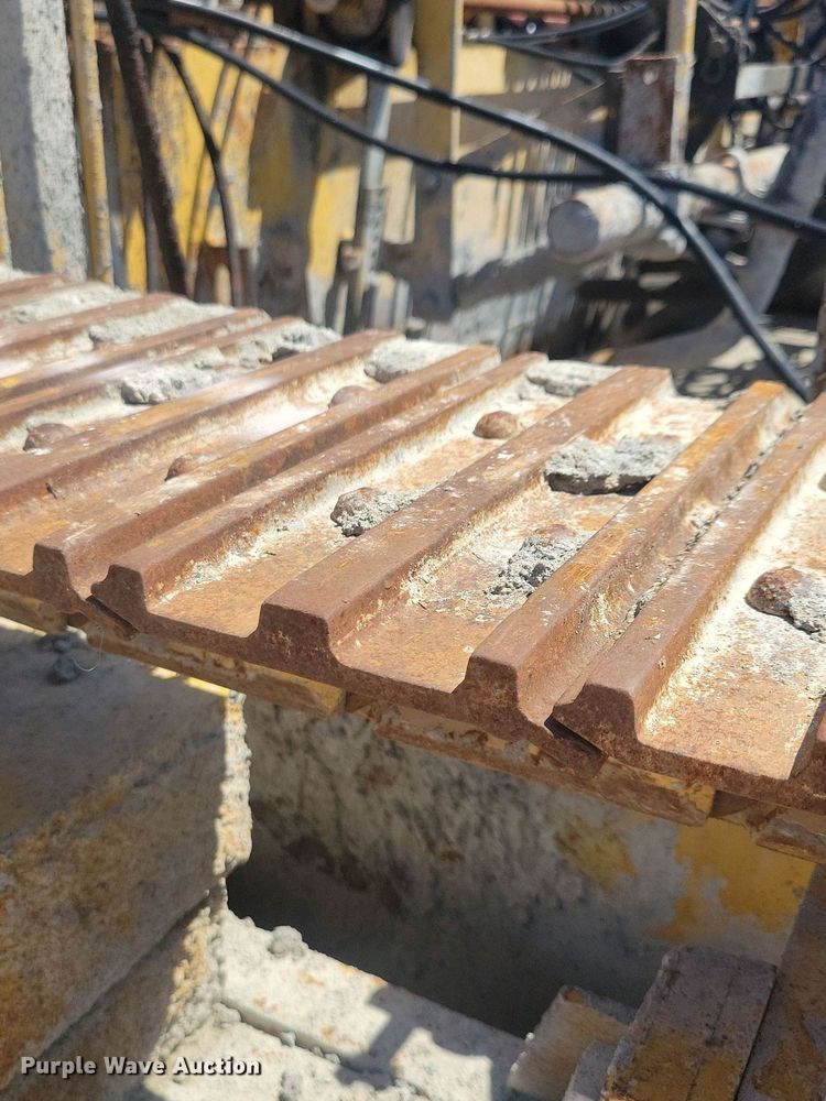 image for item DG0622 Slipform paver