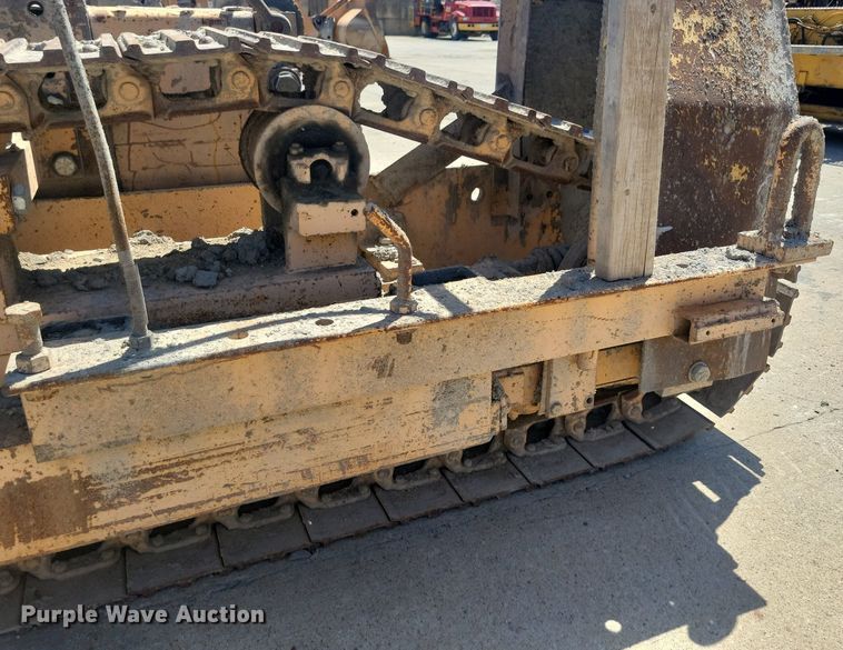 image for item DG0623 Slipform paver