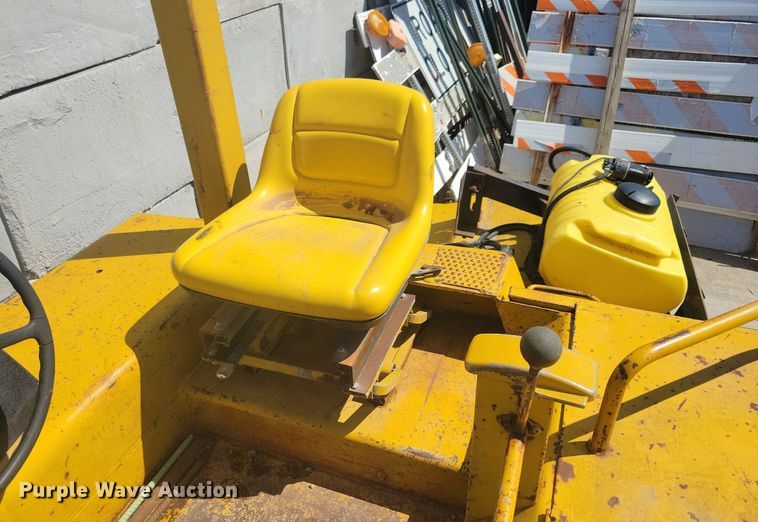 image for item DG0625 1980 Hyster C615B single drum roller