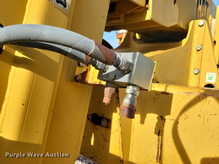 image for item DG0633 1997 Caterpillar TH63 telehandler