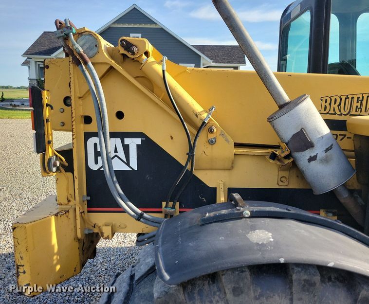 image for item DG0633 1997 Caterpillar TH63 telehandler