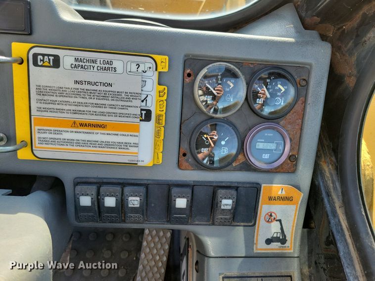 image for item DG0633 1997 Caterpillar TH63 telehandler