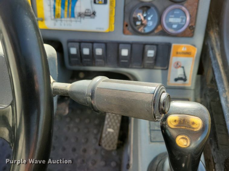 image for item DG0633 1997 Caterpillar TH63 telehandler