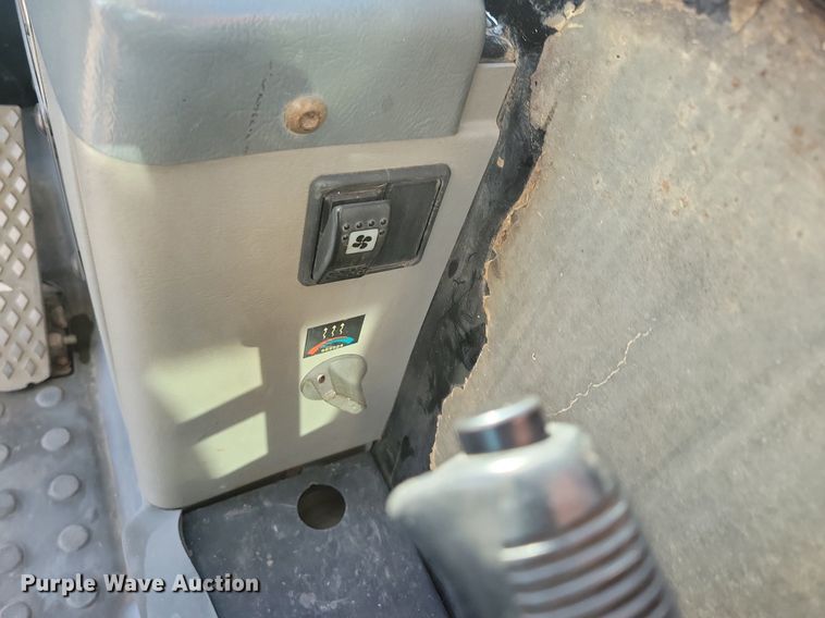 image for item DG0633 1997 Caterpillar TH63 telehandler