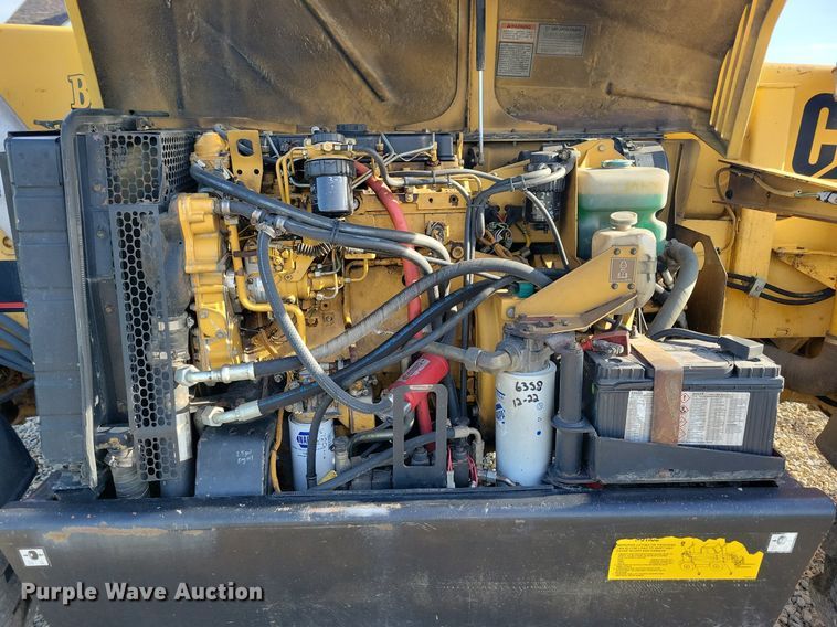 image for item DG0633 1997 Caterpillar TH63 telehandler