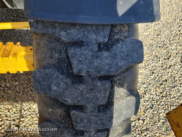 image for item DG0633 1997 Caterpillar TH63 telehandler