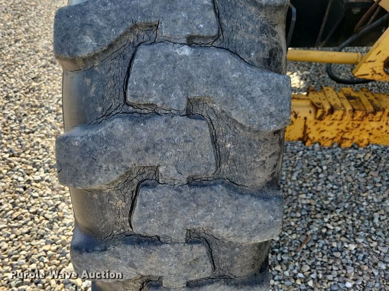 image for item DG0633 1997 Caterpillar TH63 telehandler