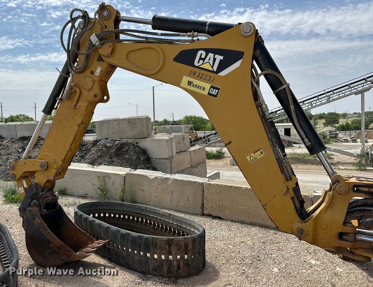 image for item DK6606 2014 Caterpillar 420FIT backhoe