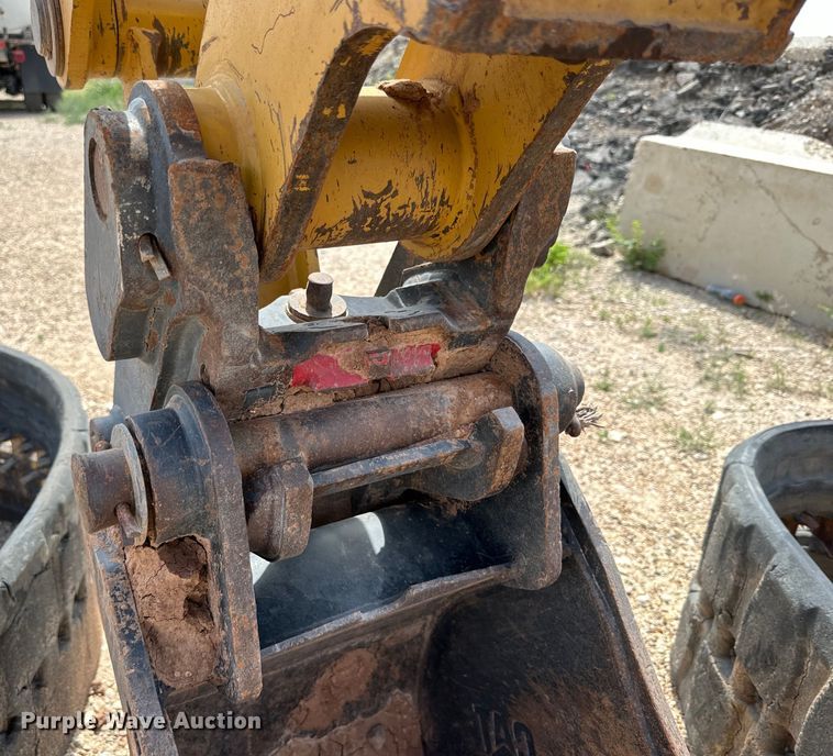 image for item DK6606 2014 Caterpillar 420FIT backhoe