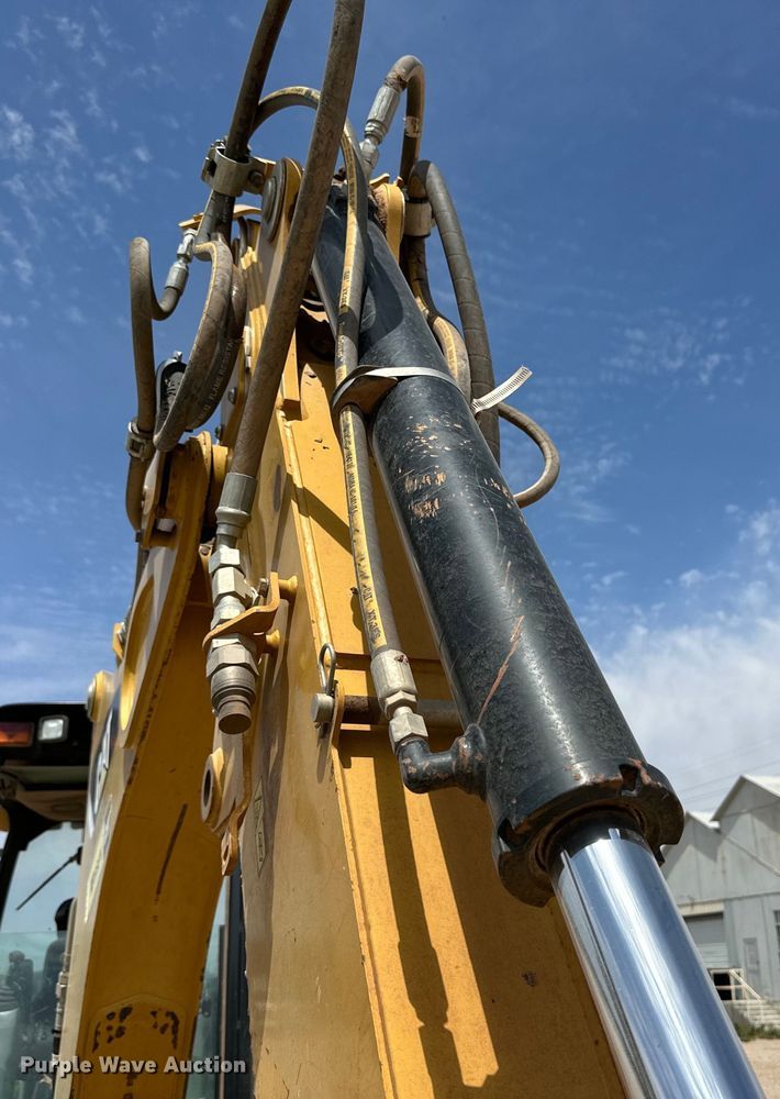 image for item DK6606 2014 Caterpillar 420FIT backhoe