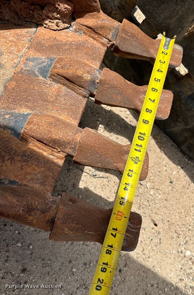 image for item DK6606 2014 Caterpillar 420FIT backhoe