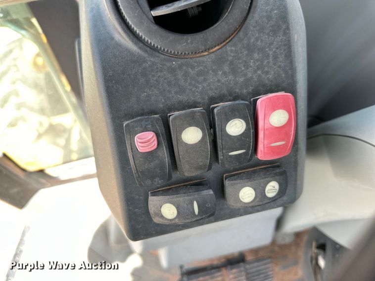 image for item DK6606 2014 Caterpillar 420FIT backhoe