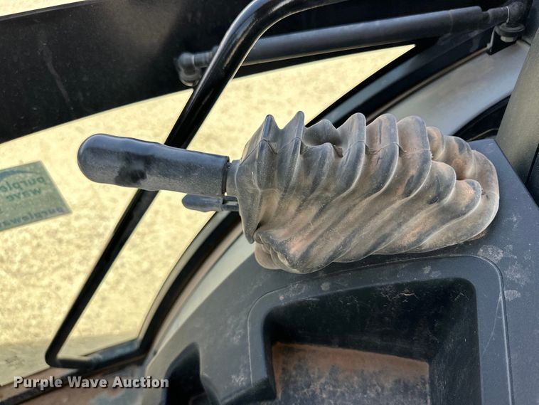 image for item DK6606 2014 Caterpillar 420FIT backhoe