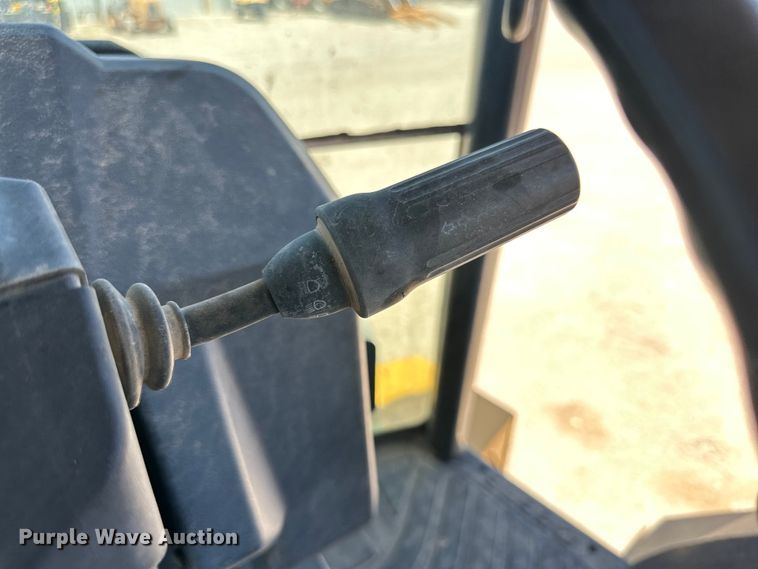 image for item DK6624 2015 John Deere 310SL backhoe