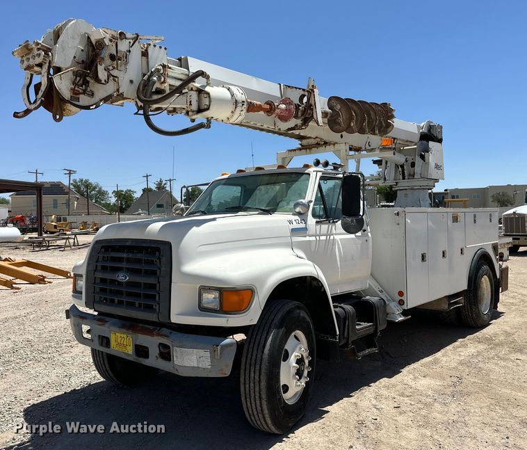 image for item DK6629 1997 Ford F800 digger derrick truck