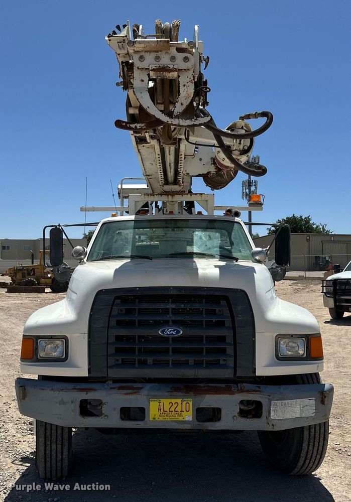 image for item DK6629 1997 Ford F800 digger derrick truck