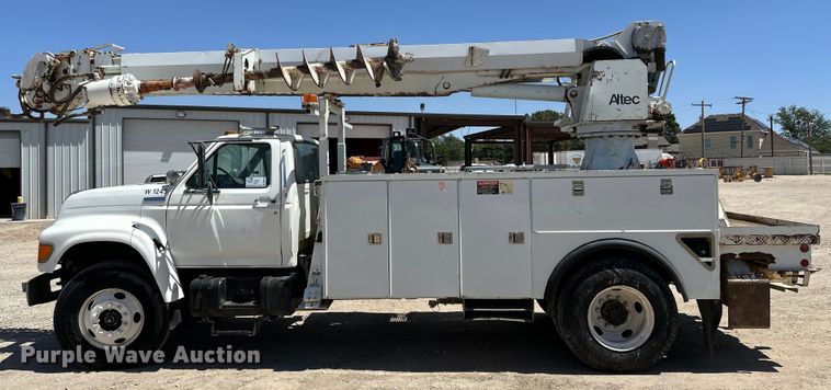 image for item DK6629 1997 Ford F800 digger derrick truck