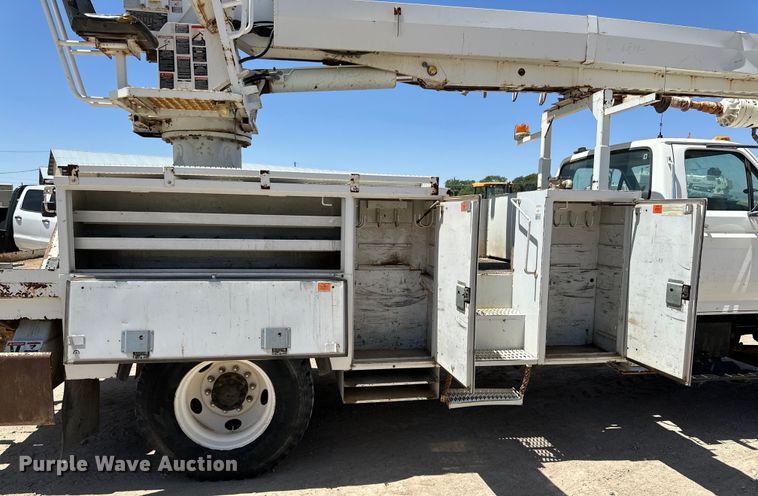 image for item DK6629 1997 Ford F800 digger derrick truck