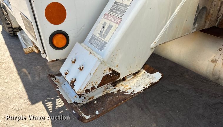 image for item DK6629 1997 Ford F800 digger derrick truck