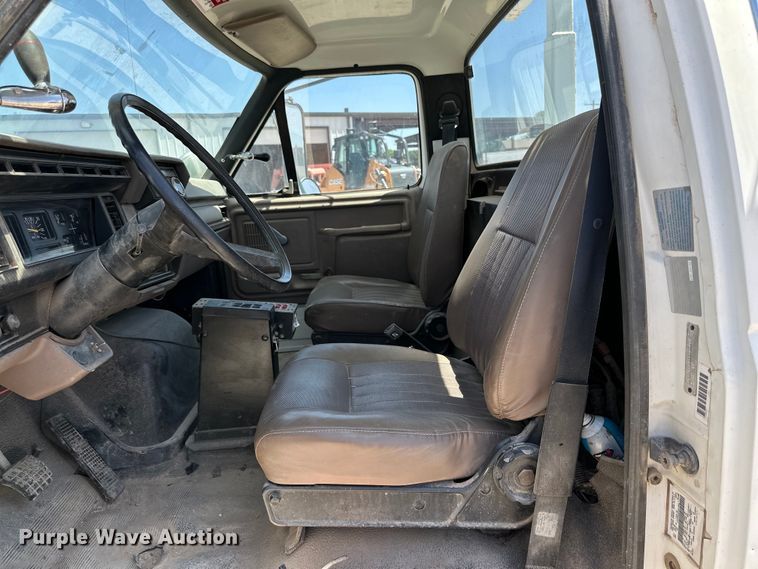 image for item DK6629 1997 Ford F800 digger derrick truck