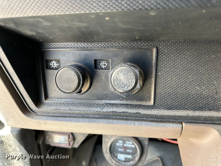 image for item DK6629 1997 Ford F800 digger derrick truck