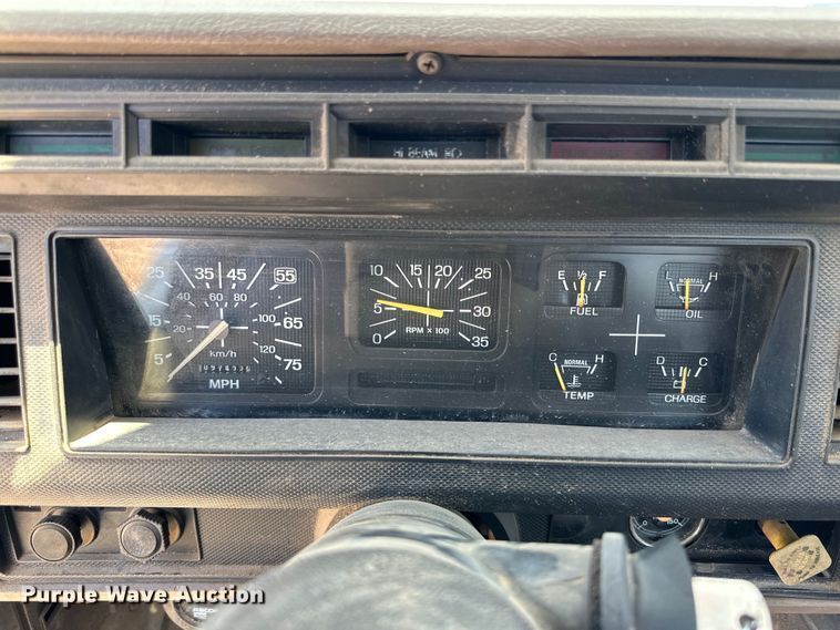 image for item DK6629 1997 Ford F800 digger derrick truck