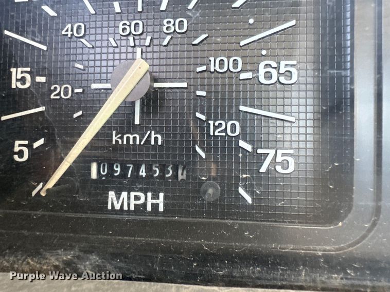 image for item DK6629 1997 Ford F800 digger derrick truck