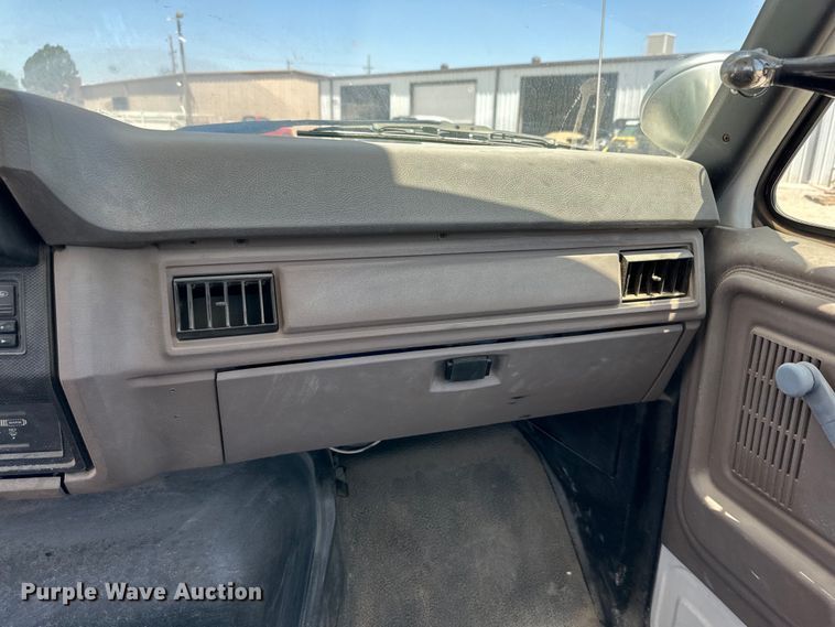 image for item DK6629 1997 Ford F800 digger derrick truck