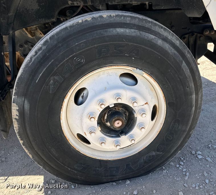 image for item DK6629 1997 Ford F800 digger derrick truck