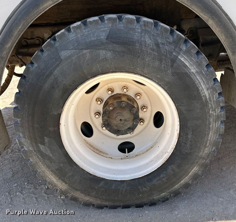 image for item DK6629 1997 Ford F800 digger derrick truck