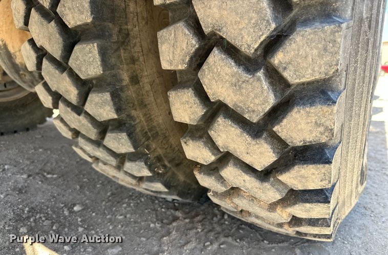 image for item DK6629 1997 Ford F800 digger derrick truck