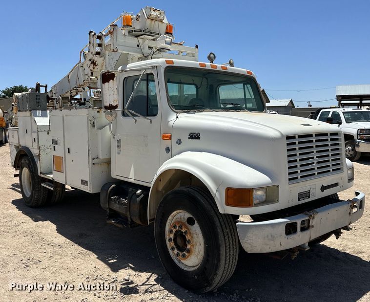 image for item DK6630 1998 International  4700 bucket truck