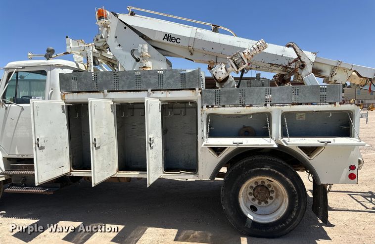 image for item DK6630 1998 International  4700 bucket truck