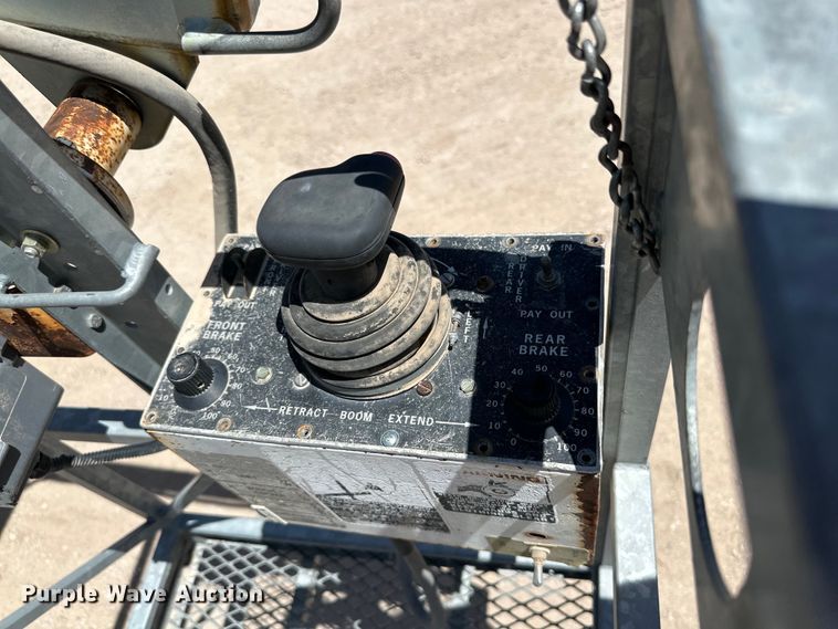 image for item DK6630 1998 International  4700 bucket truck