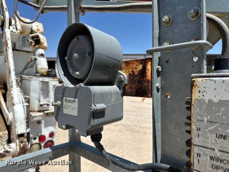 image for item DK6630 1998 International  4700 bucket truck