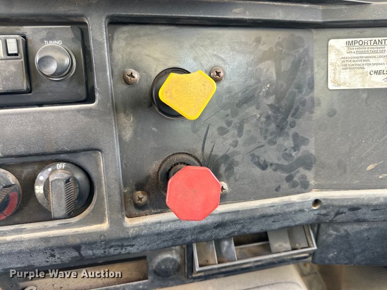 image for item DK6630 1998 International  4700 bucket truck