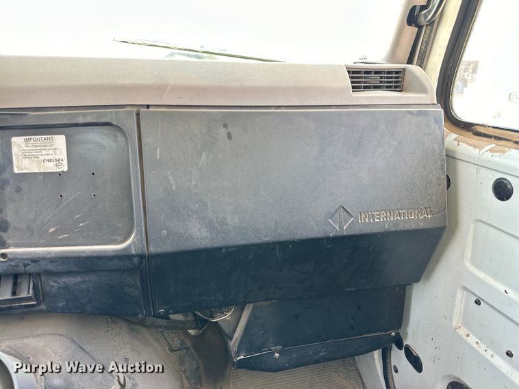 image for item DK6630 1998 International  4700 bucket truck