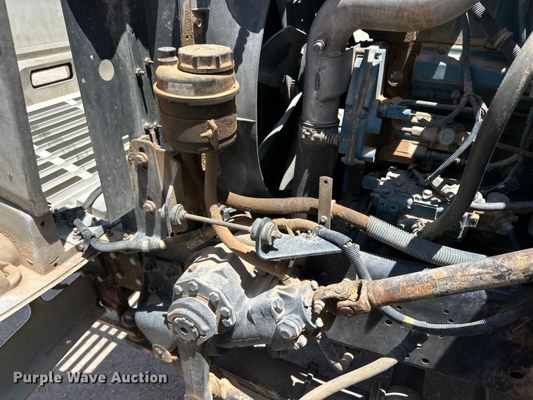 image for item DK6630 1998 International  4700 bucket truck