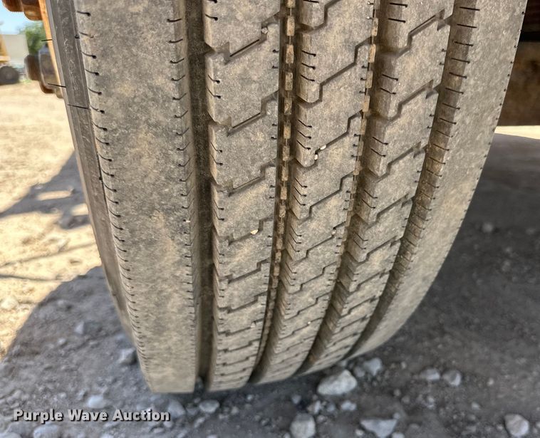 image for item DK6630 1998 International  4700 bucket truck