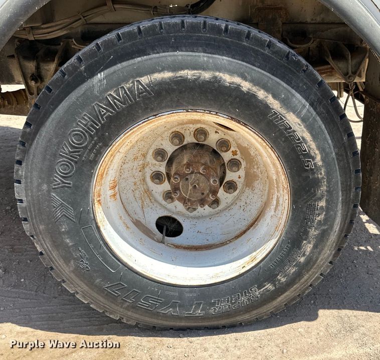 image for item DK6630 1998 International  4700 bucket truck