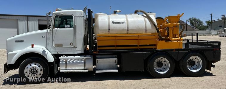 image for item DK6631 1996 Kenworth  T800 flatbed truck with mud mixing system