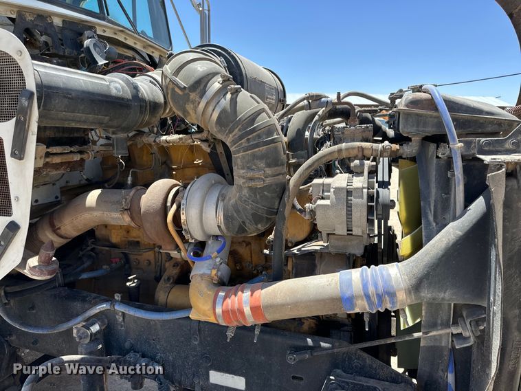 image for item DK6631 1996 Kenworth  T800 flatbed truck with mud mixing system