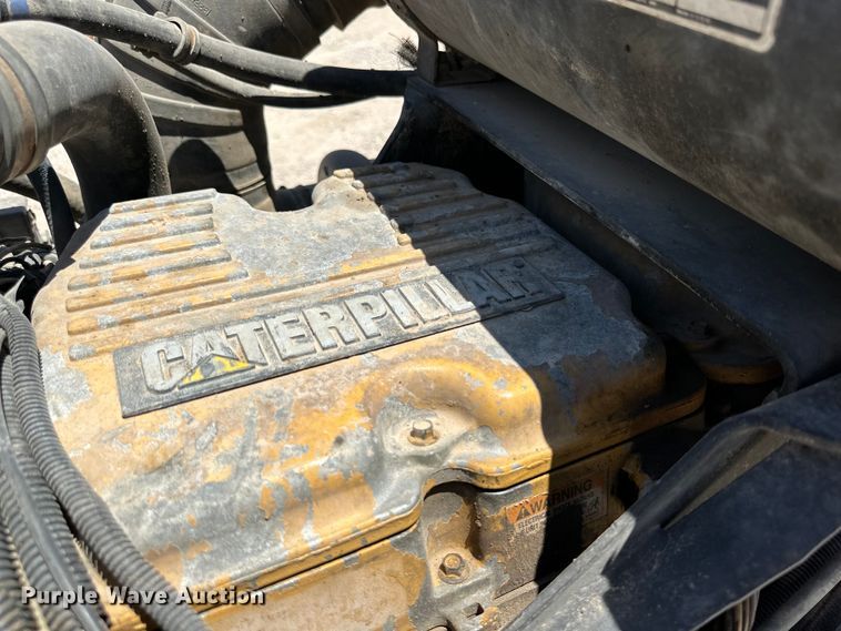 image for item DK6631 1996 Kenworth  T800 flatbed truck with mud mixing system